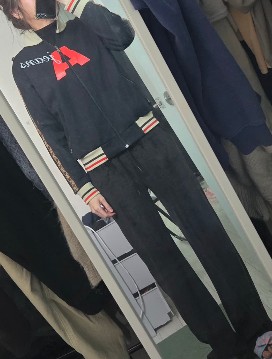 A6 로고 배색 집업 상품이미지3