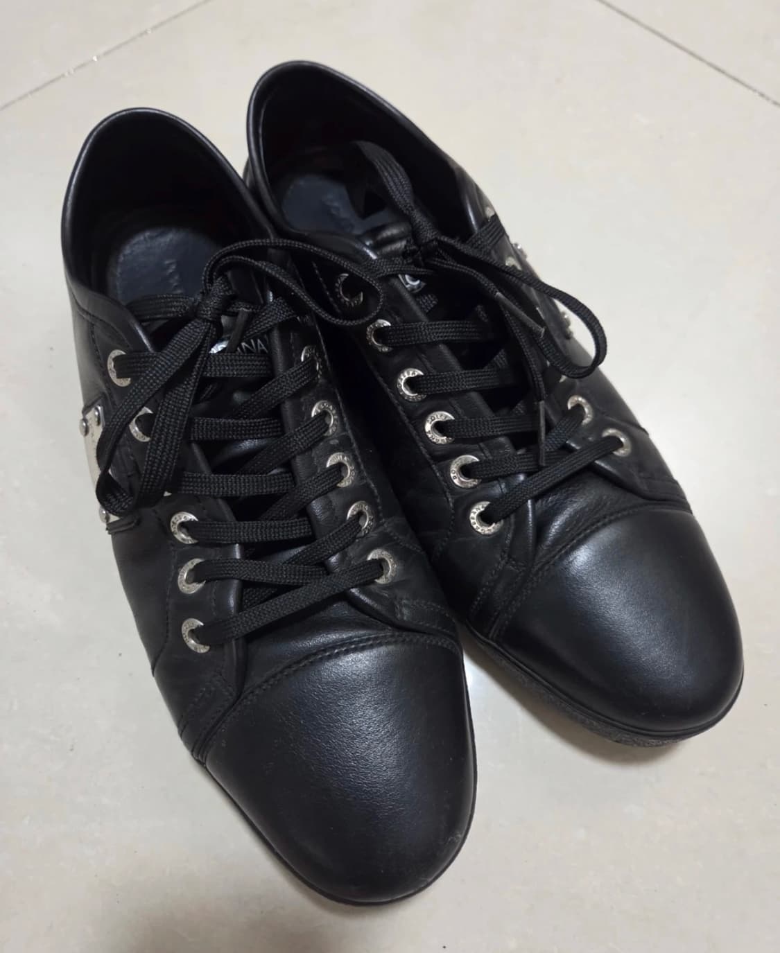 돌체엔가바나 레더 스니커즈 상품이미지1