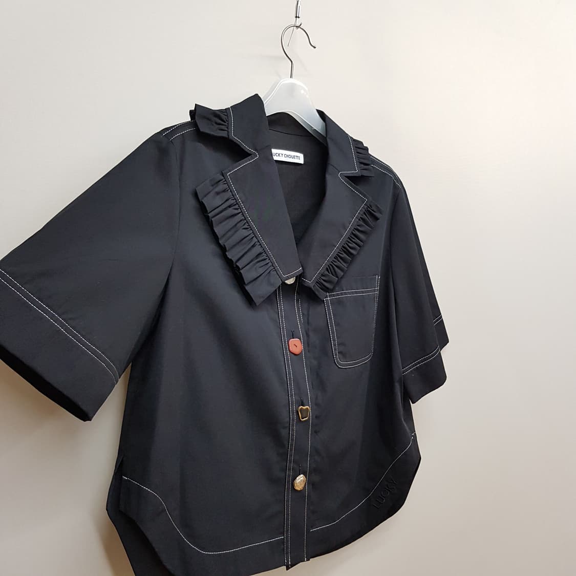 럭키슈에뜨 2021 프릴 카라  코튼 반팔 셔츠 36사이즈 상품이미지3