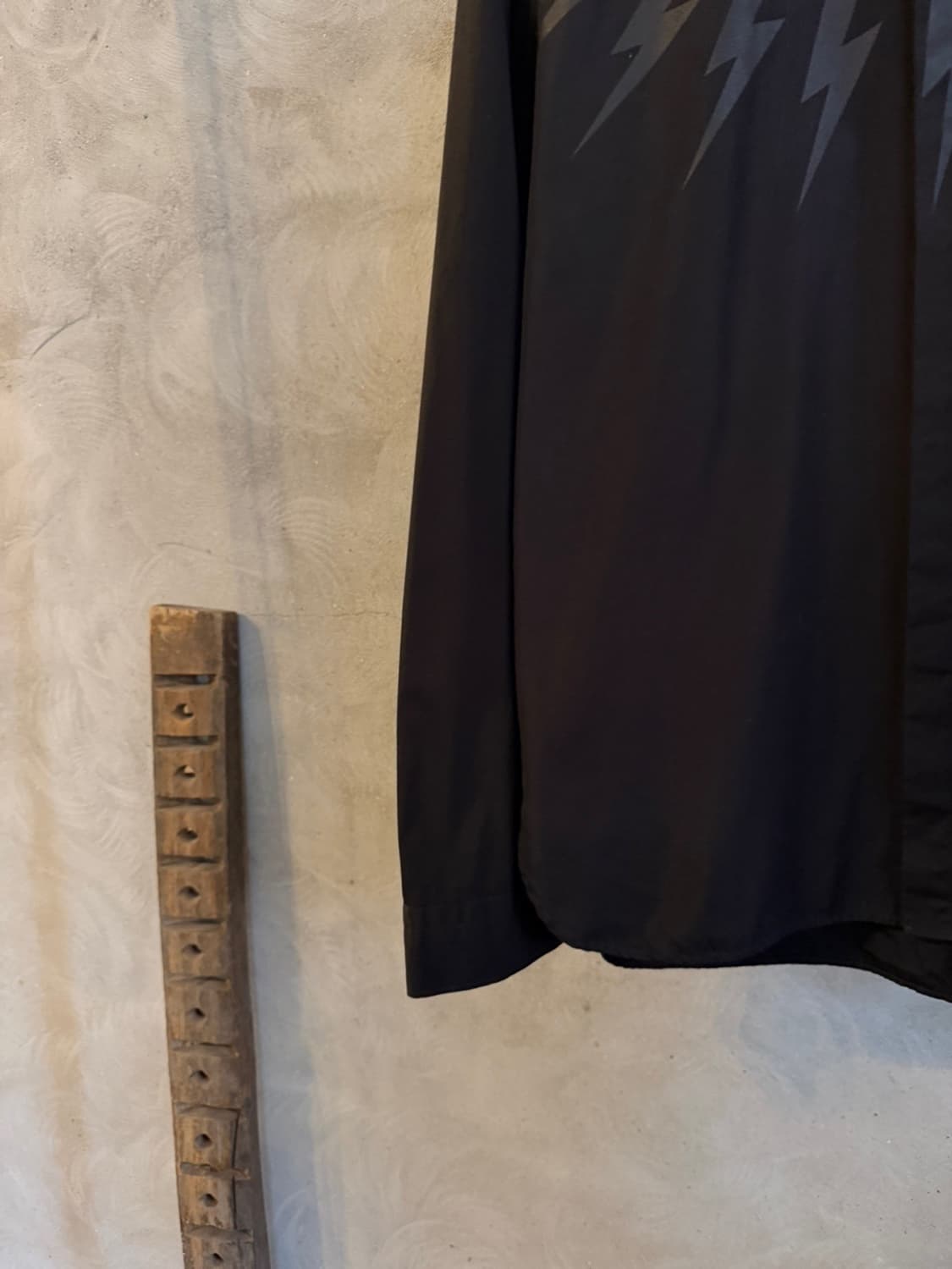 닐바렛 그래픽 카라리스 셔츠 100 상품이미지8