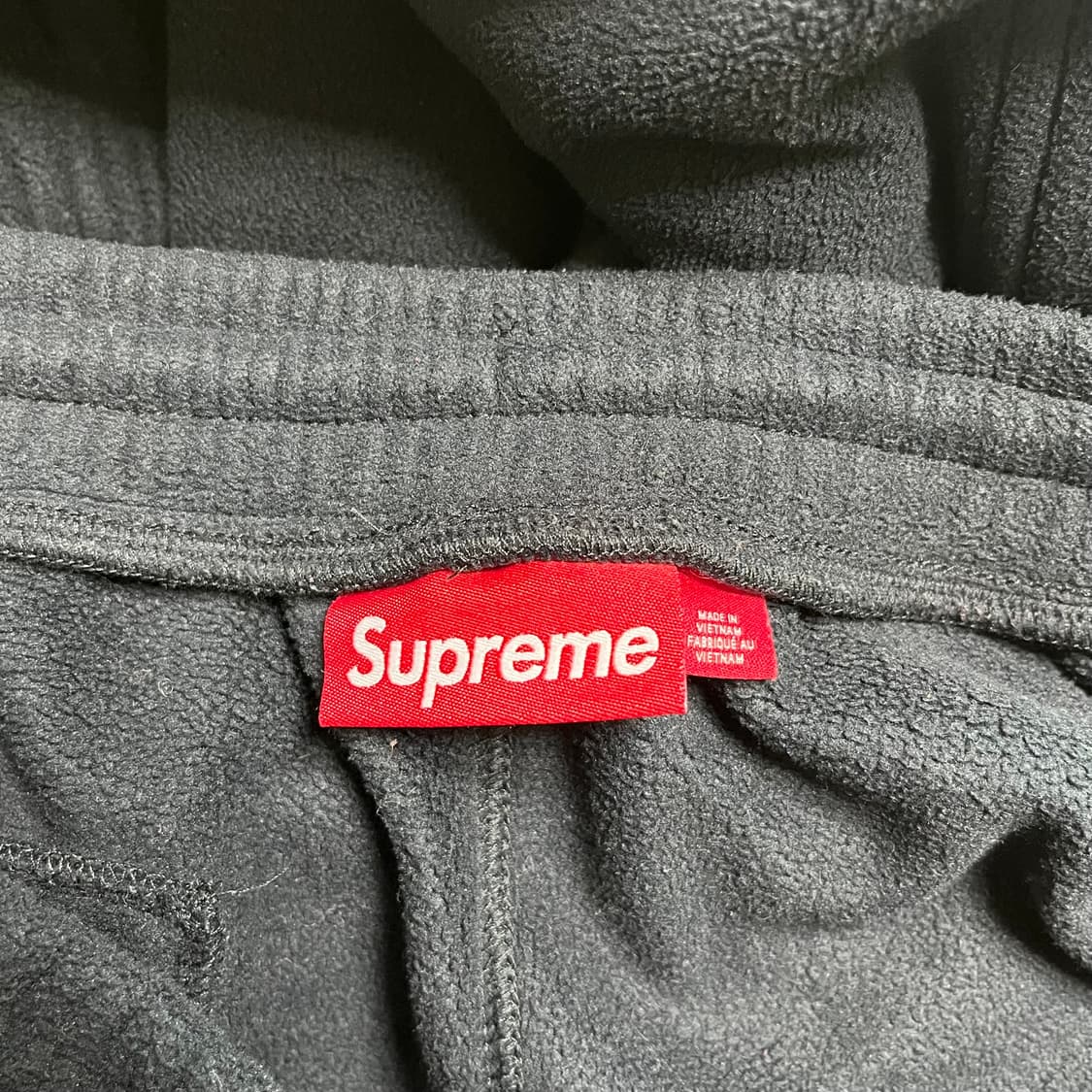 슈프림 24FW 폴라텍 팬츠 블랙 상품이미지3