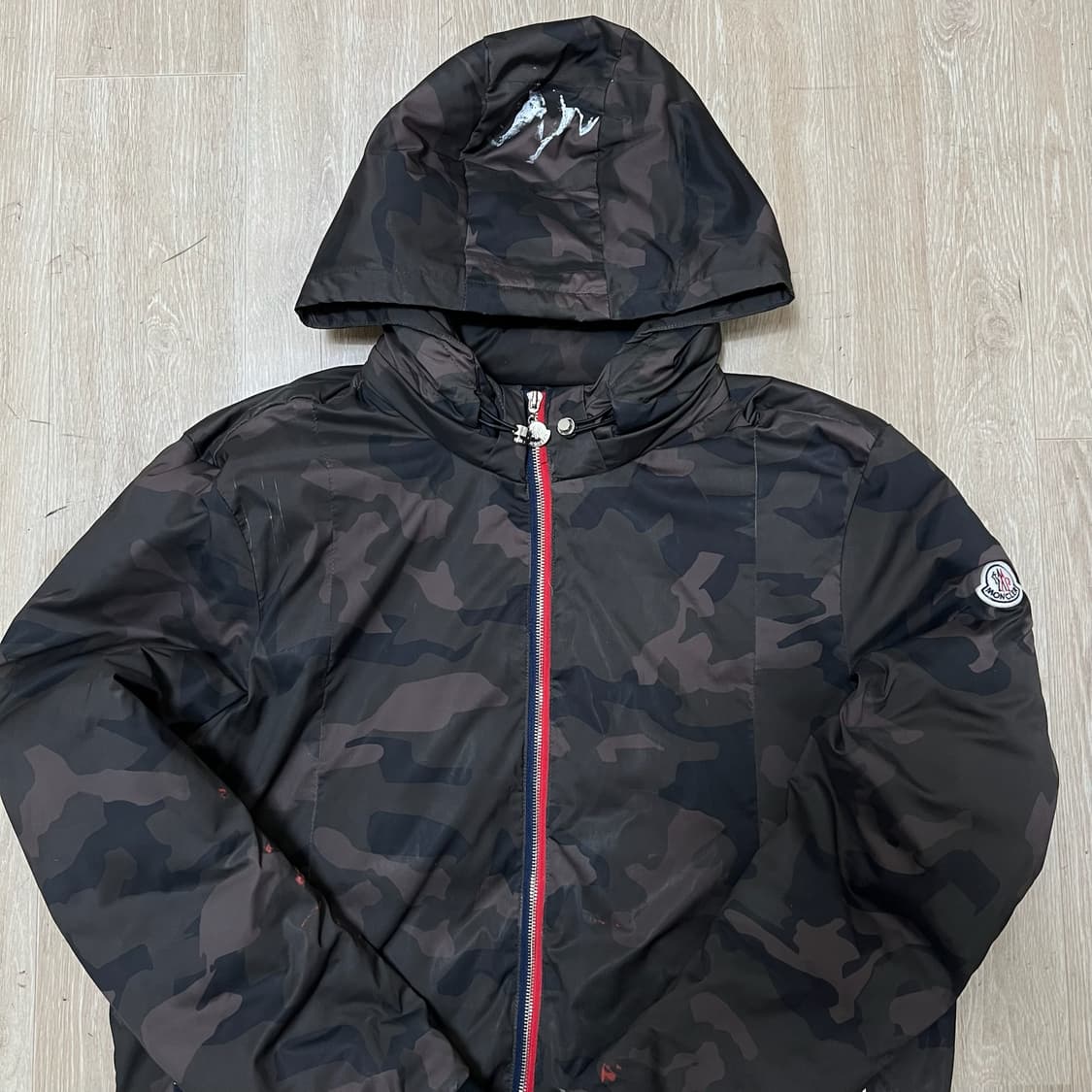 몽클레어 남성 카모플라쥬 로고 와펜 패딩 점퍼 XXL  상품이미지2