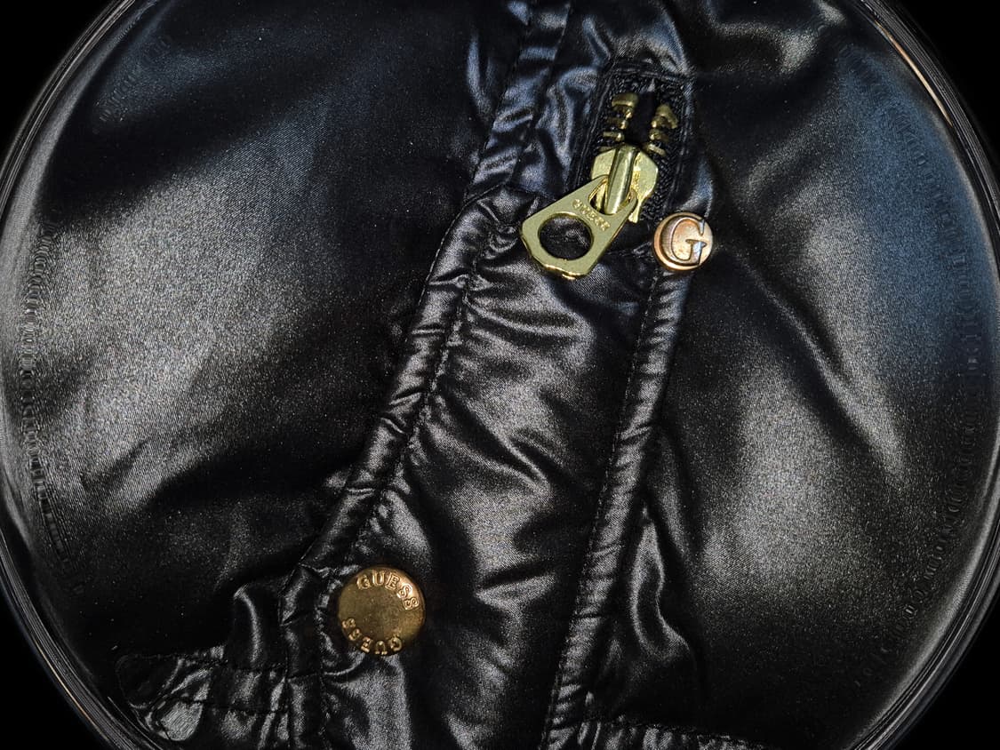 GUESS y2k duck-down Glossy wolf jaw 상품이미지4