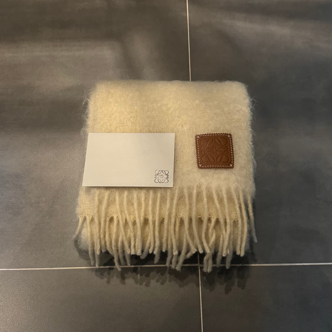 로에베 목도리 상품이미지2