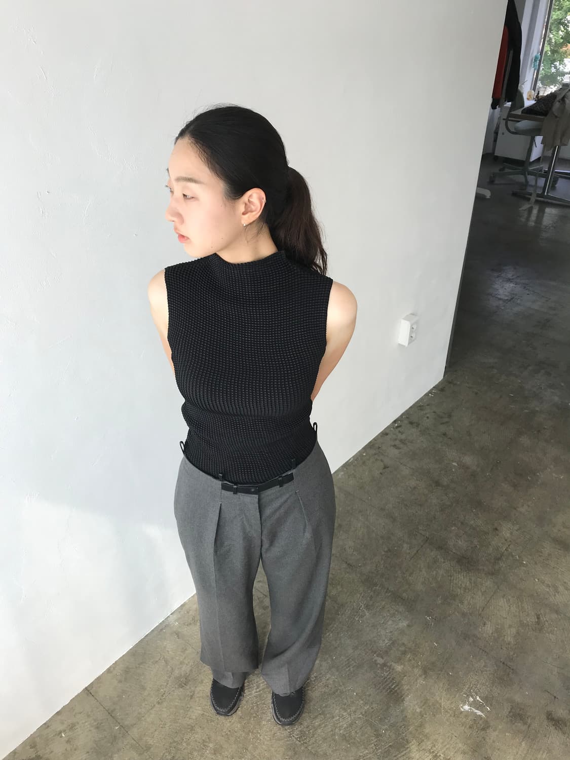 플리츠 터틀넥 슬리브리스  상품이미지8