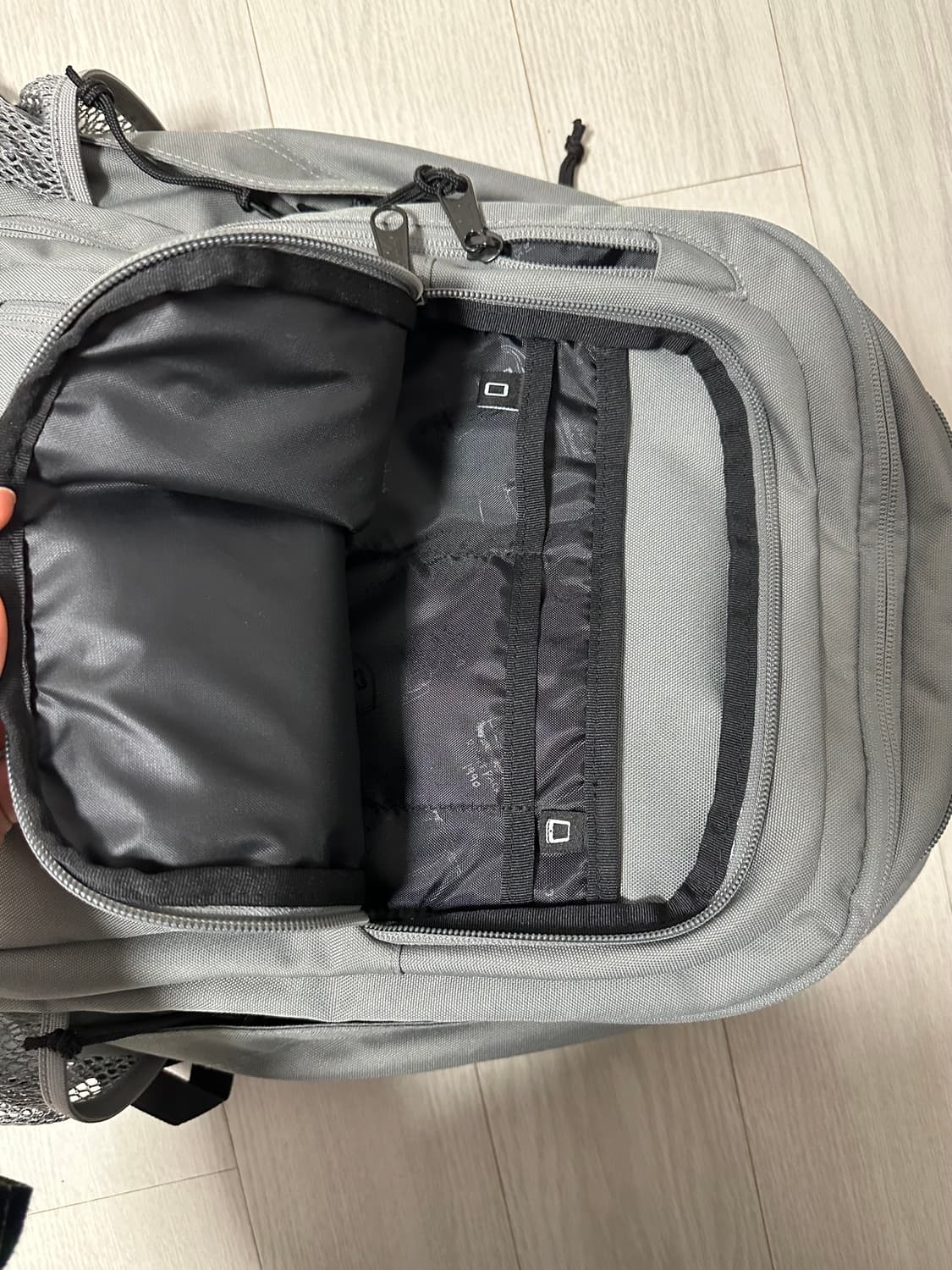 잔스포츠 회색백팩 상품이미지5