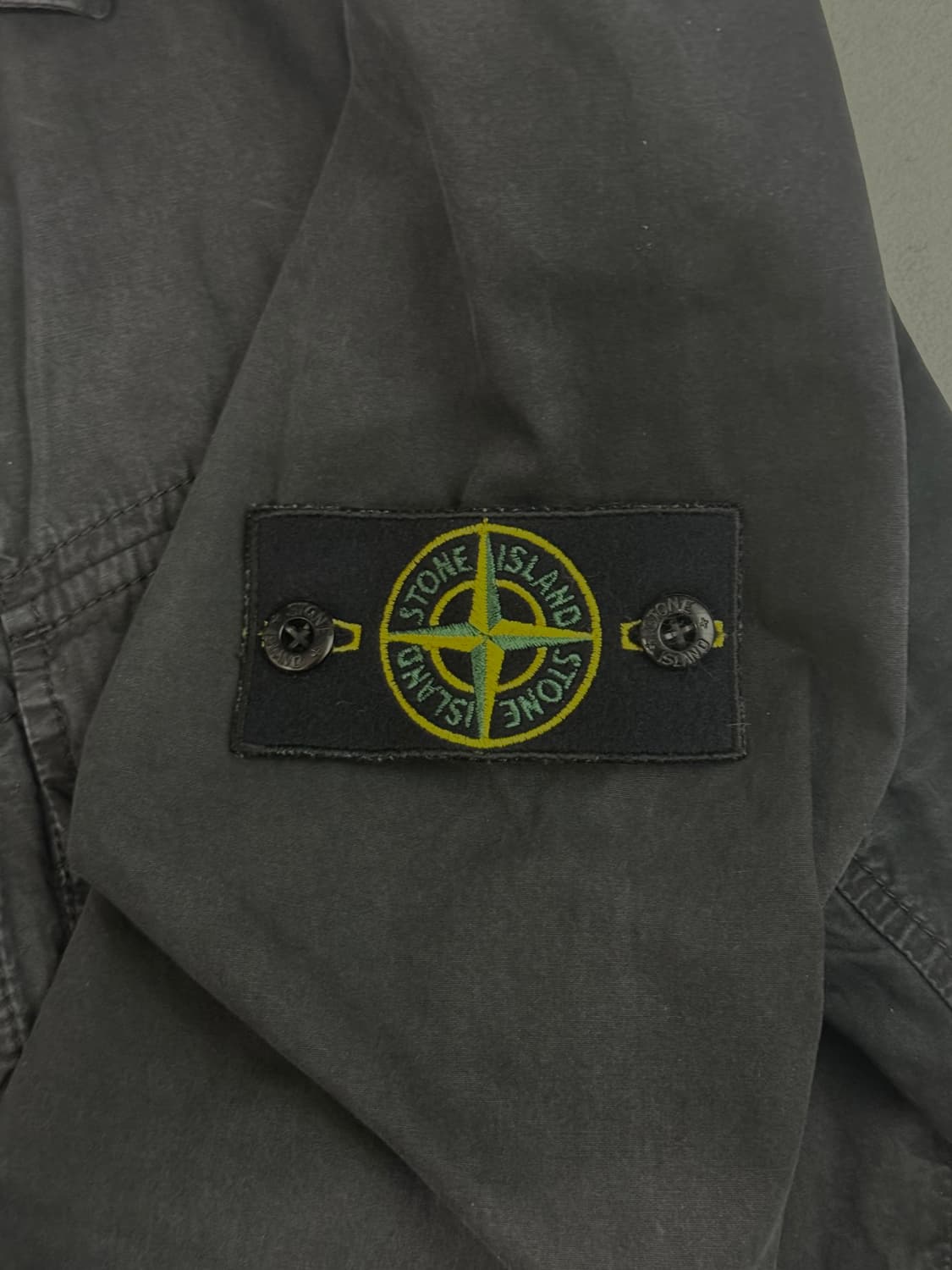 스톤아일랜드 브러쉬드 오가닉 코튼 오버셔츠 블랙 L 상품이미지6