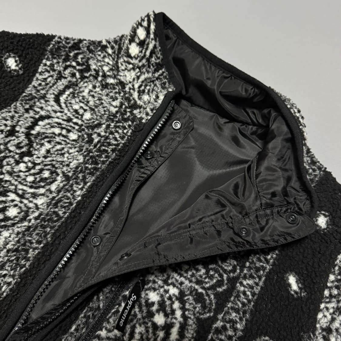 슈프림 19fw week3 블랙 페이즐리 립스탑 리버시블 윈드스토퍼 자켓 상품이미지4