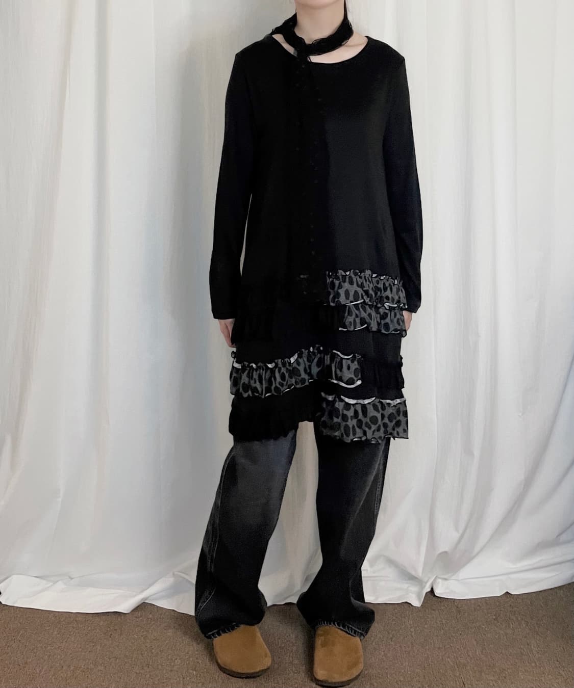 Frill Point Long Sleeve - Black 상품이미지4