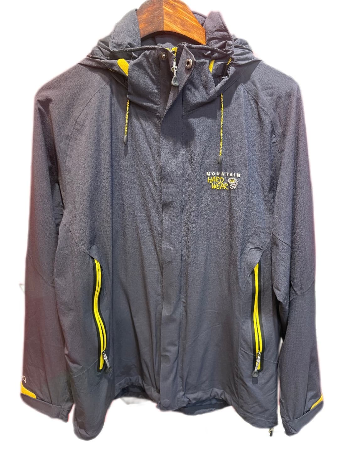 마운틴 하드웨어 바람막이 자켓 상품이미지1
