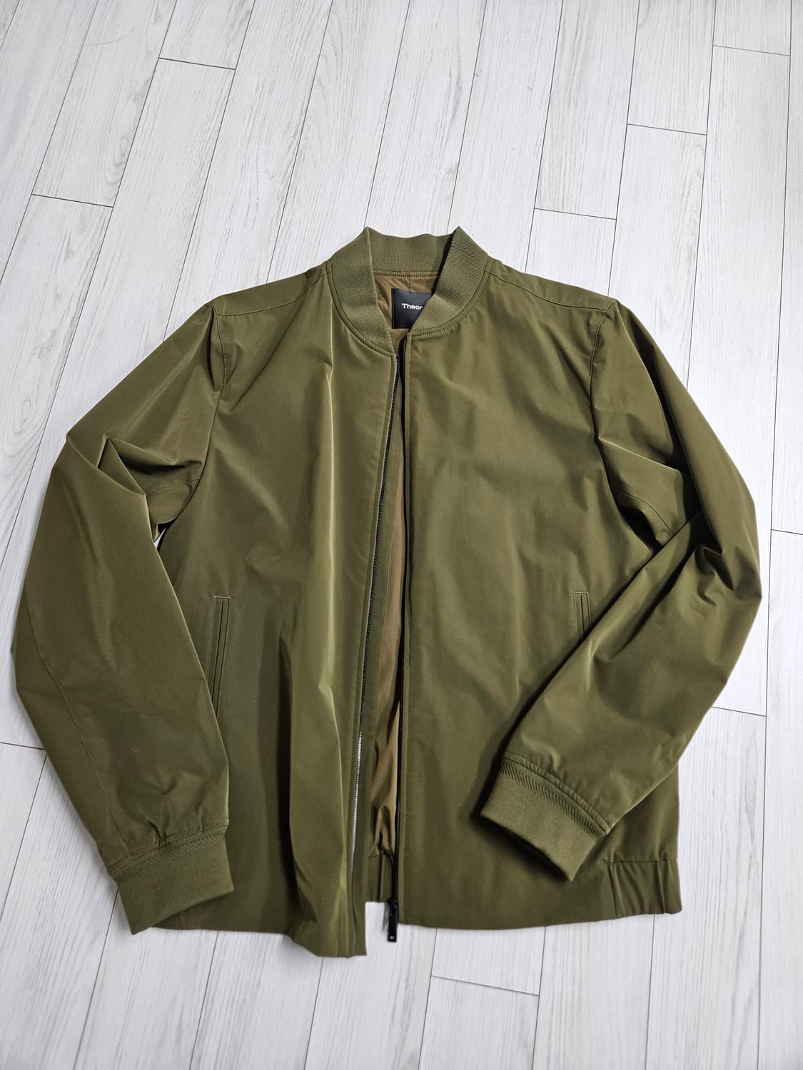 띠어리 시티 봄버 자켓 상품이미지1