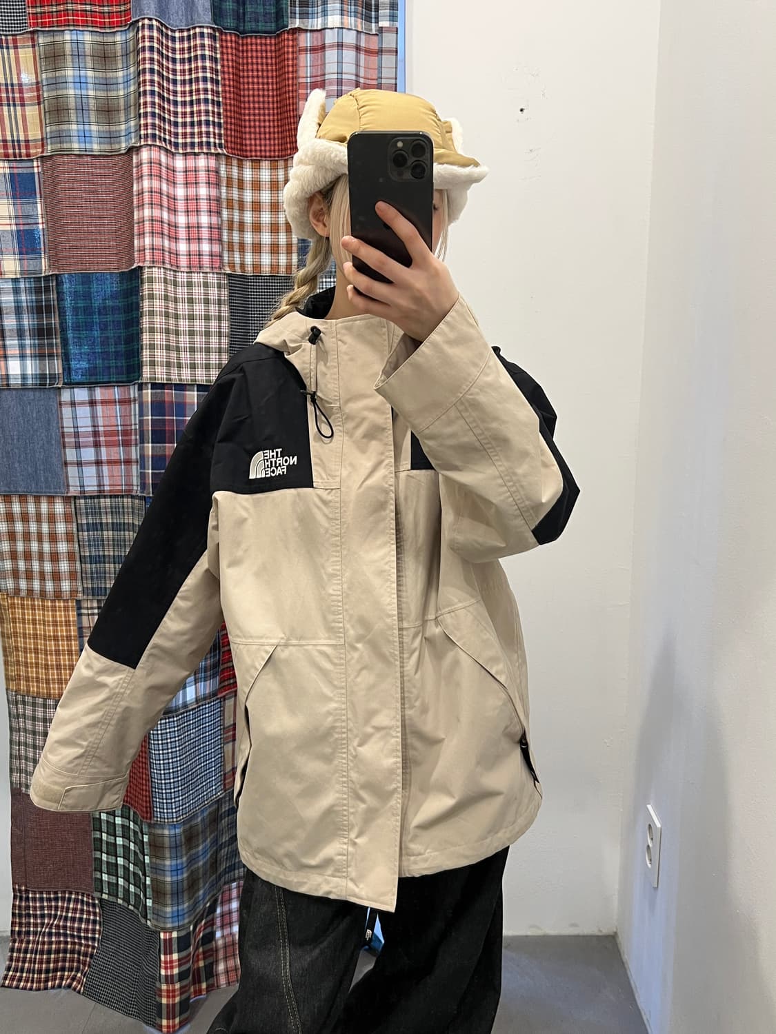 North face 베이지 바람막이  상품이미지3