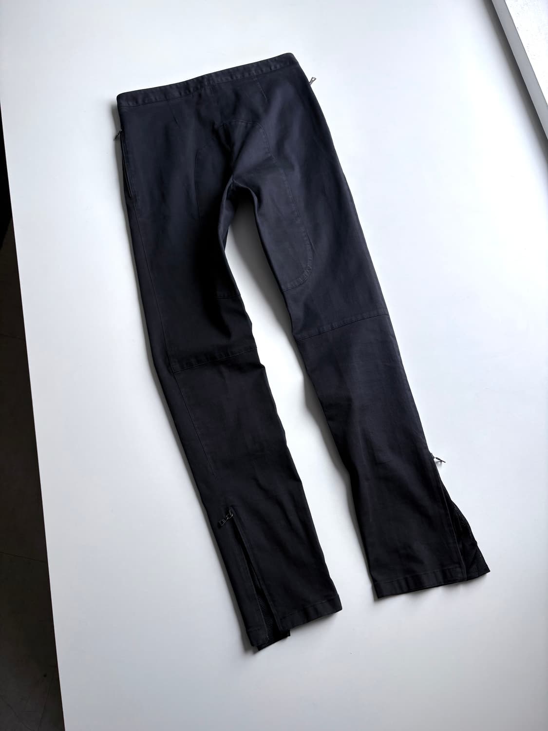 프라다 스포츠 사이드 지퍼 테크 팬츠 상품이미지8