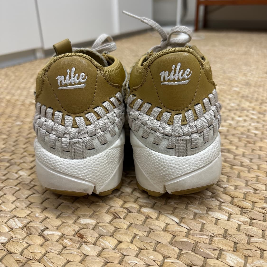 240 나이키 에어 풋스케이프 우븐 추카 브라운 상품이미지4