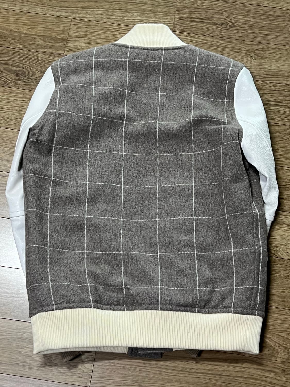 사스콰치패브릭스 eototo 바시티 자켓 상품이미지3