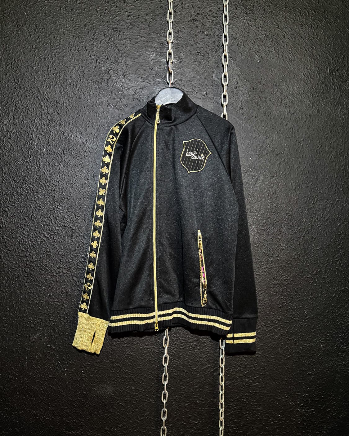Deux Avril – Black × Gold Track Jersey 상품이미지1