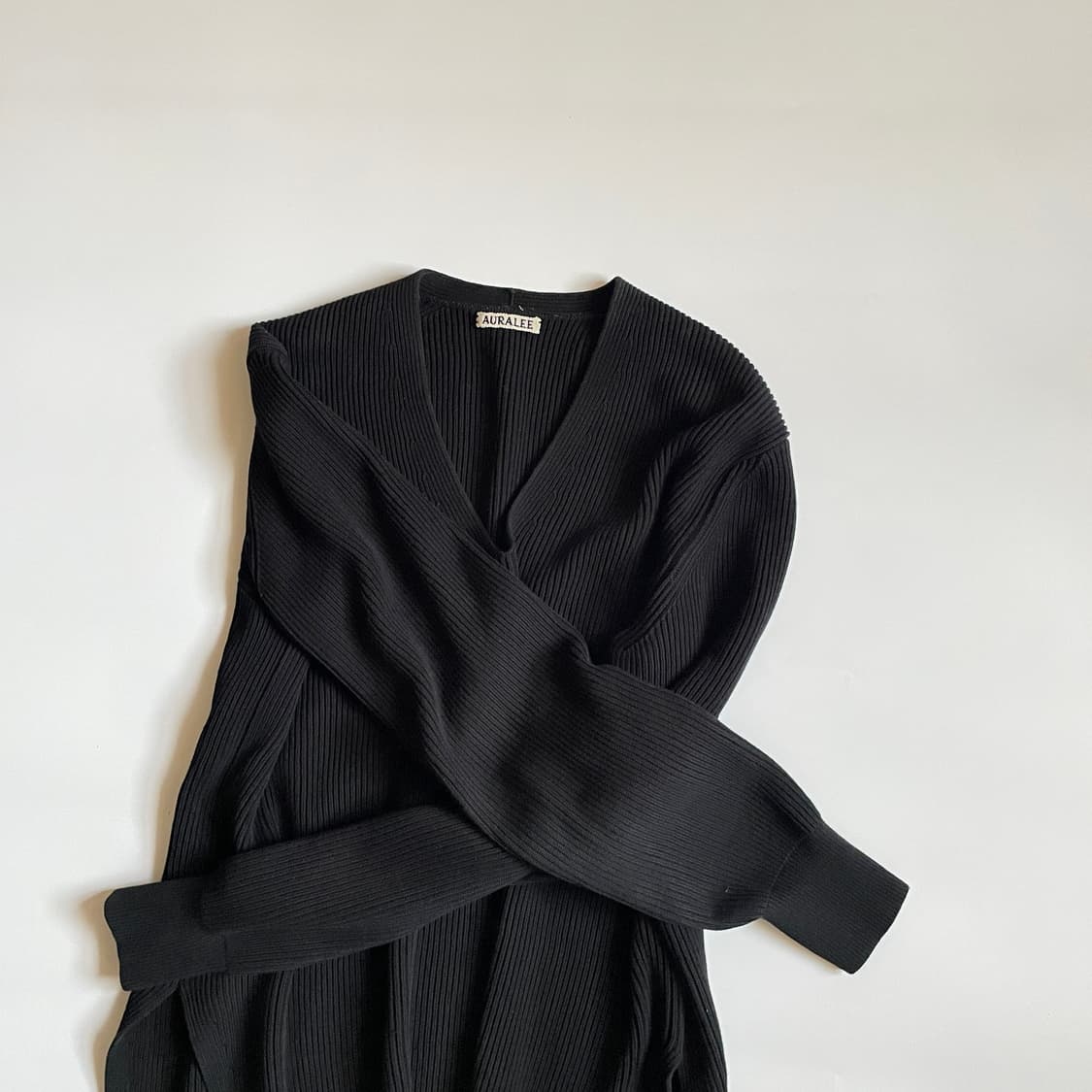 오라리 브이넥 니트 블랙 상품이미지4