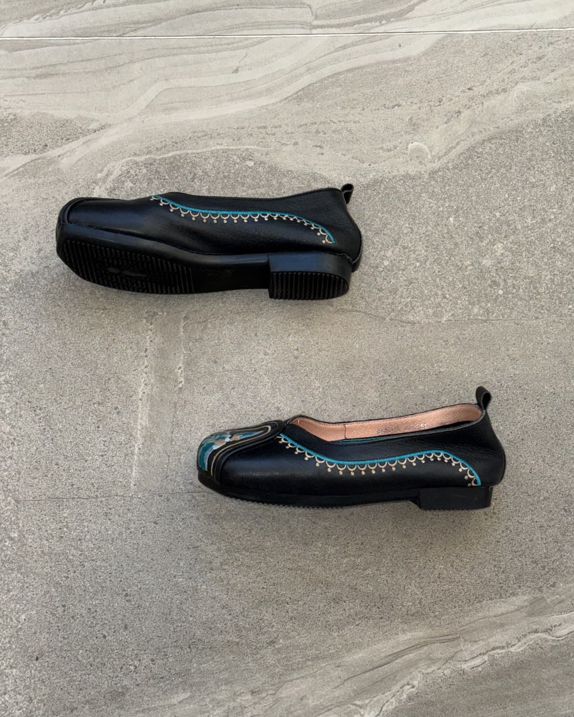 Black oriental embroidered flat shoes 상품이미지3