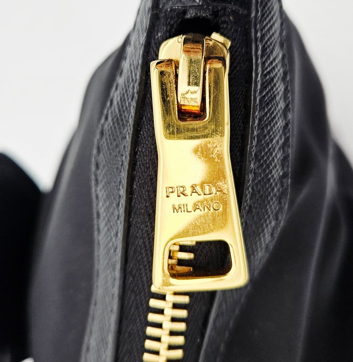 프라다 테수토 사피아노 쇼핑 토트백 블랙 1BG253 상품이미지3