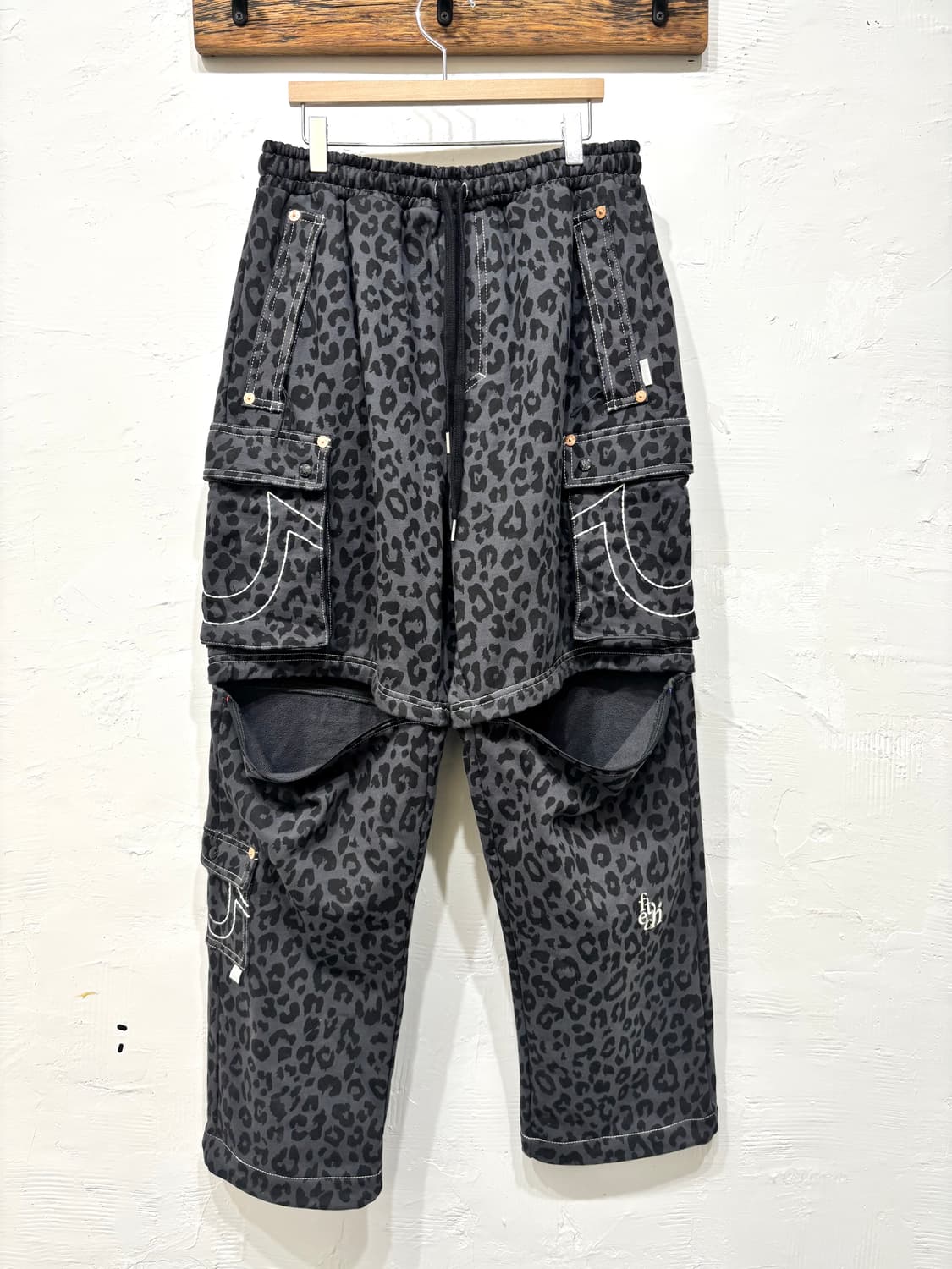 True religion x Fetch 트루릴리전 x 페치 레오파드 팬츠 상품이미지4