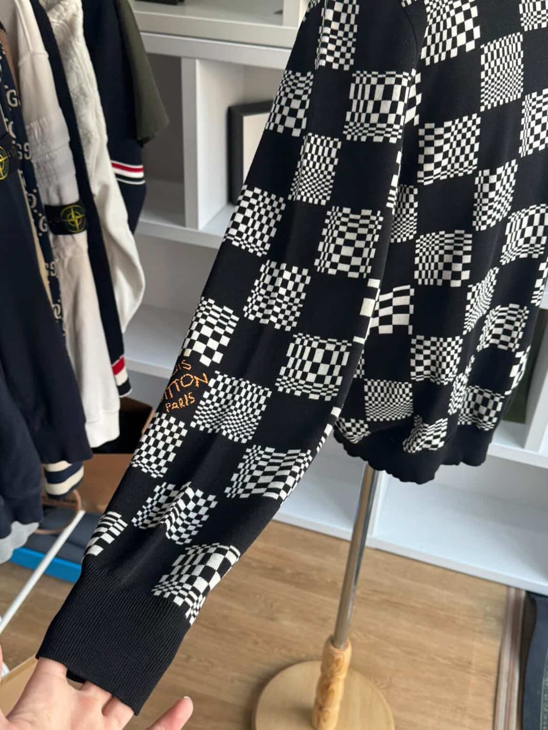 루이비통 다미에 크루넥 체크 니트 상품이미지5