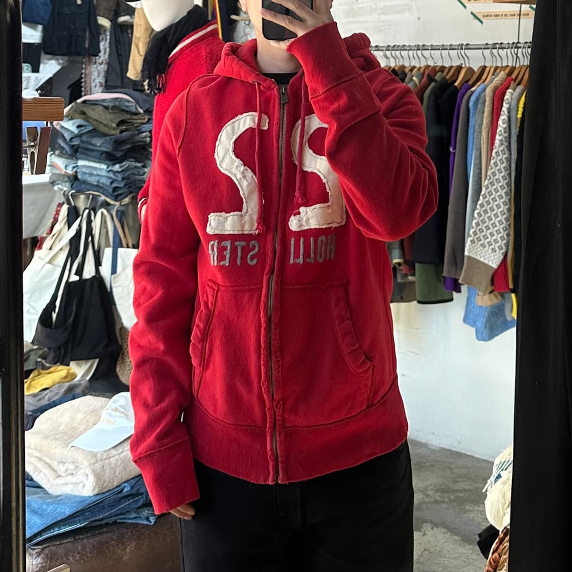 (착용컷) HOLLISTER 스웻 후드 집업 (남성용 100) 상품이미지3