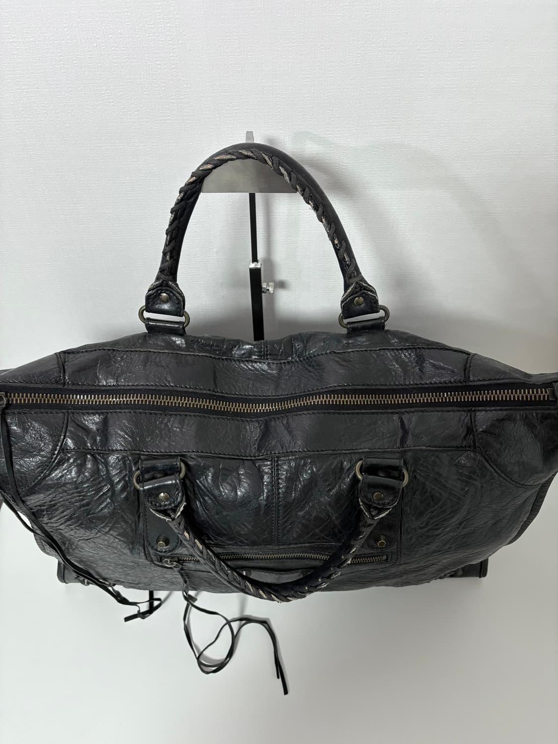 발렌시아가 위켄더 모터백 블랙 상품이미지9