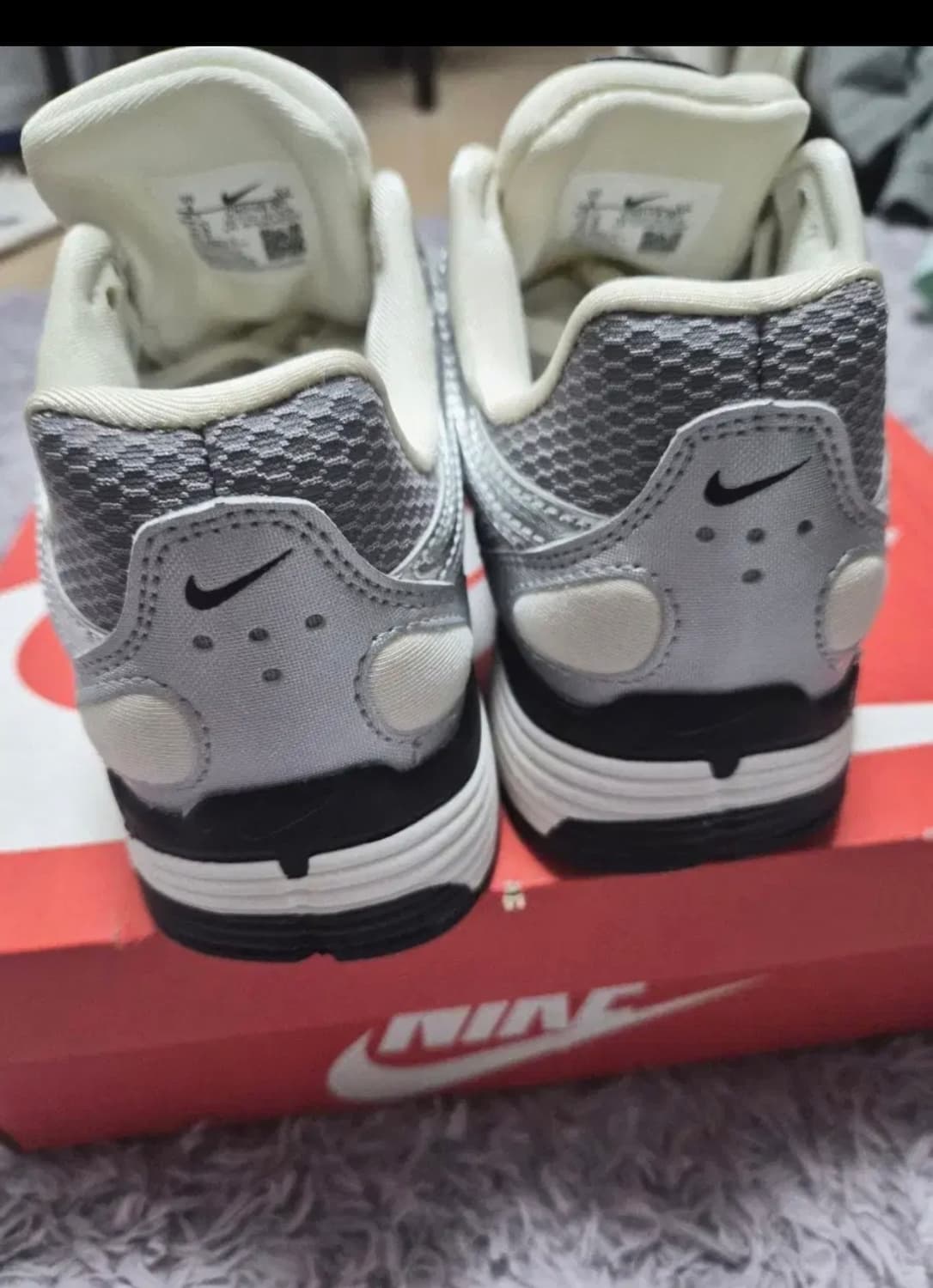 나이키p6000메탈릭실버 상품이미지3