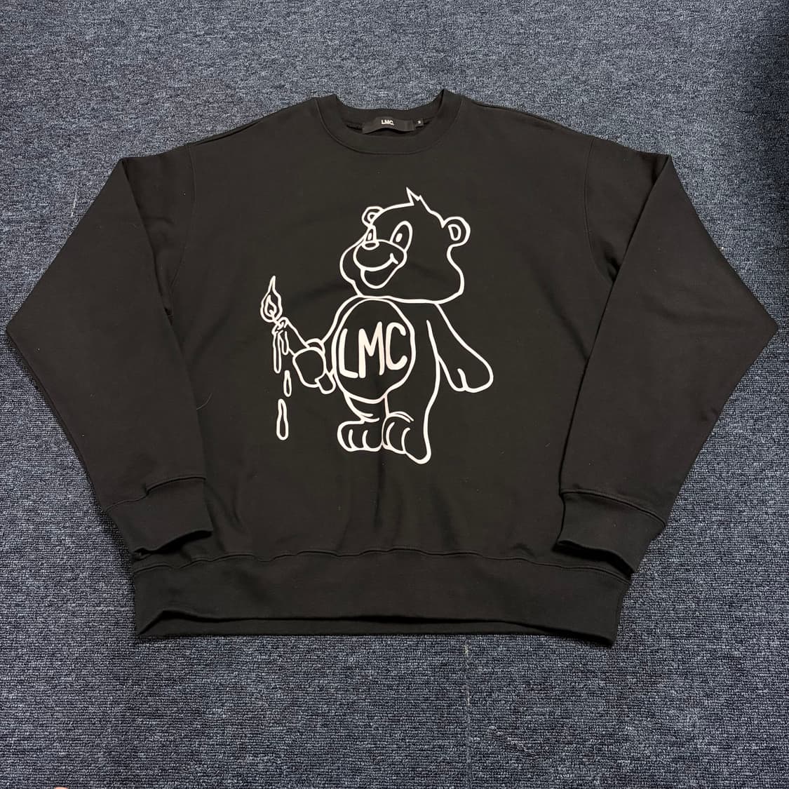 LMC 캔들베어 맨투맨 상품이미지1