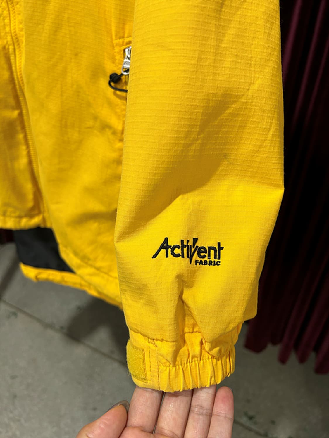 THE NORTH FACE yellow jacket 상품이미지4