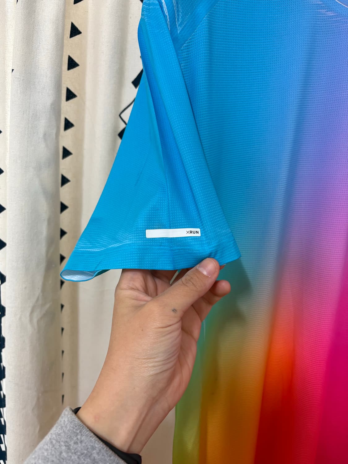 소어러닝 맨즈 프린티드 테크 티 레인보우 상품이미지7