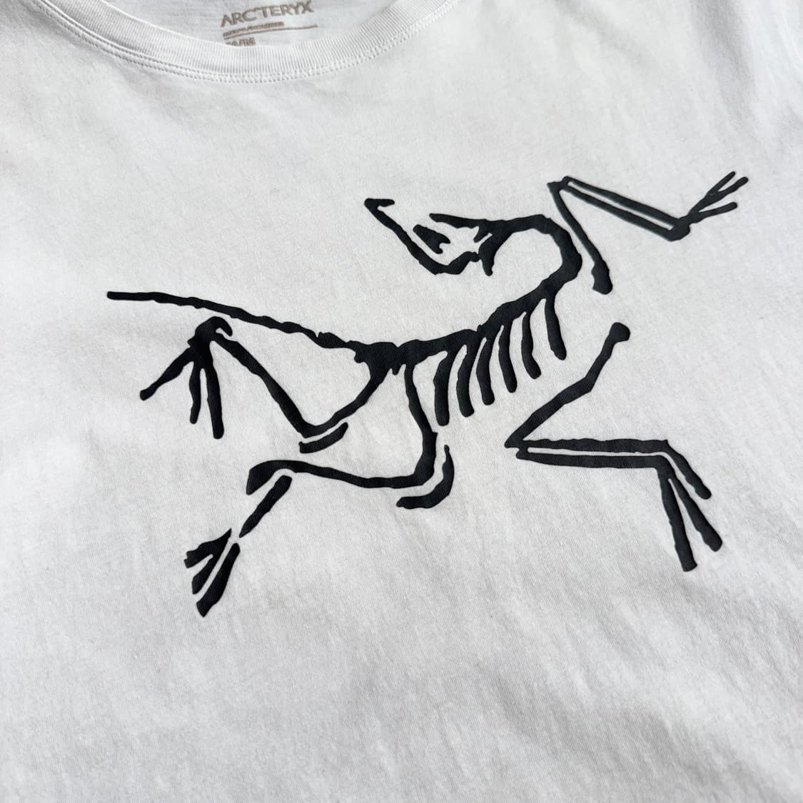 아크테릭스 빅로고 반팔 티셔츠 화이트 상품이미지3