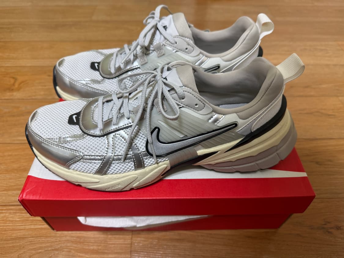 [285] Nike 나이키 V2K RUN 상품이미지1