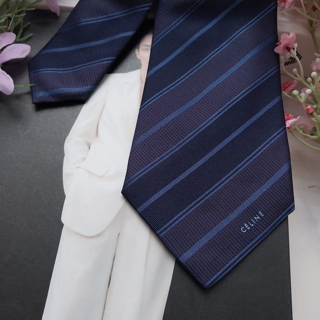 셀린느 실크 네이비 스트라이프 넥타이 8.6cm A+등급 K1454
 상품이미지4