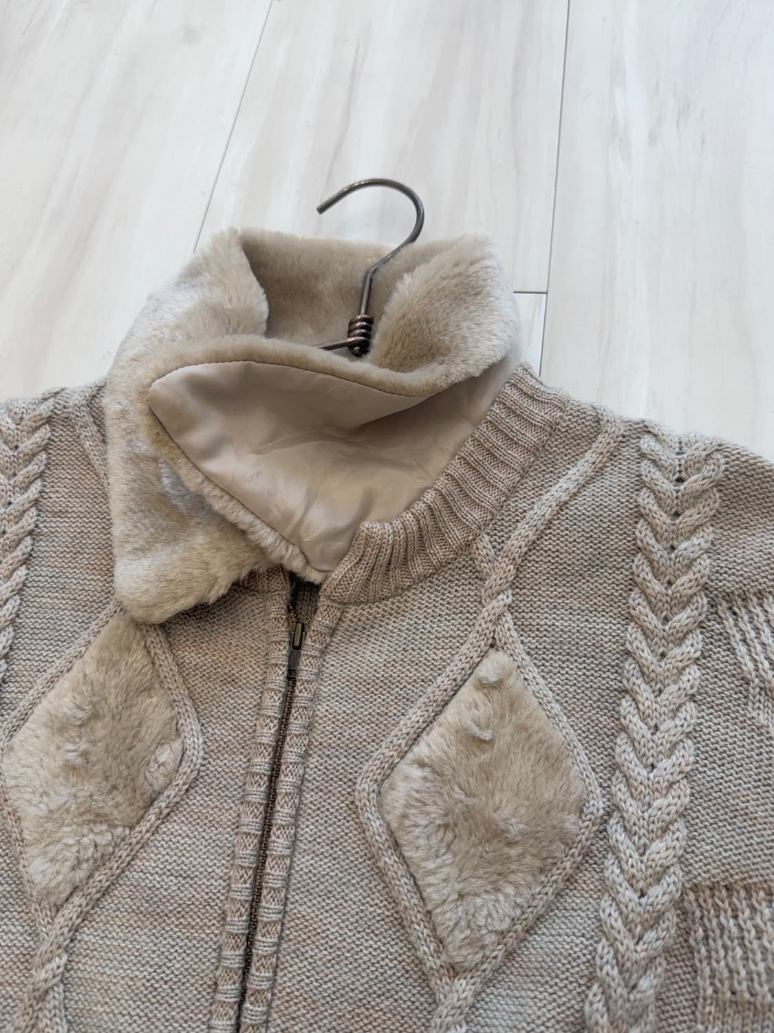 Cosy light beige wool knit zip-up 상품이미지9