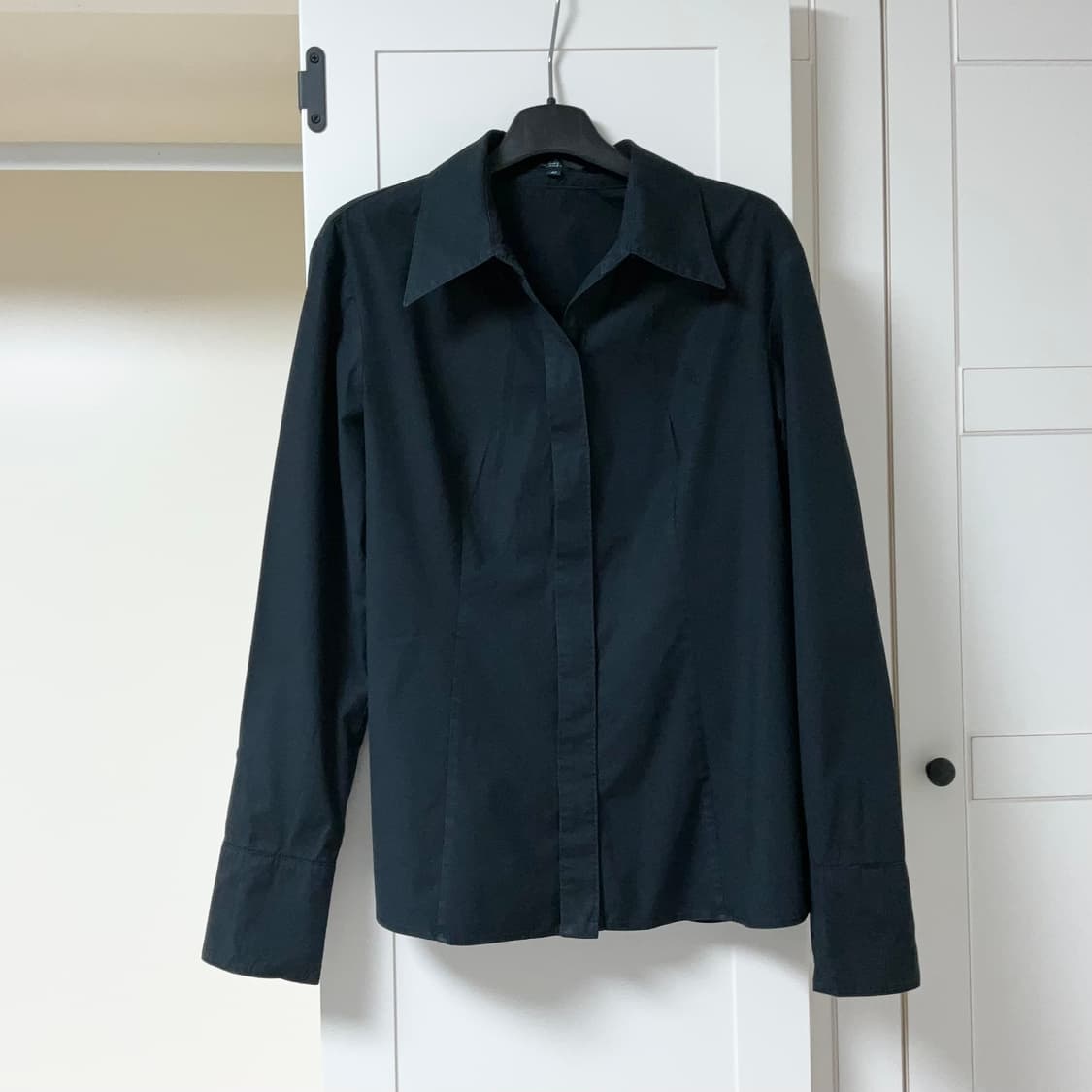 [Burberry] Black Shirt 상품이미지2