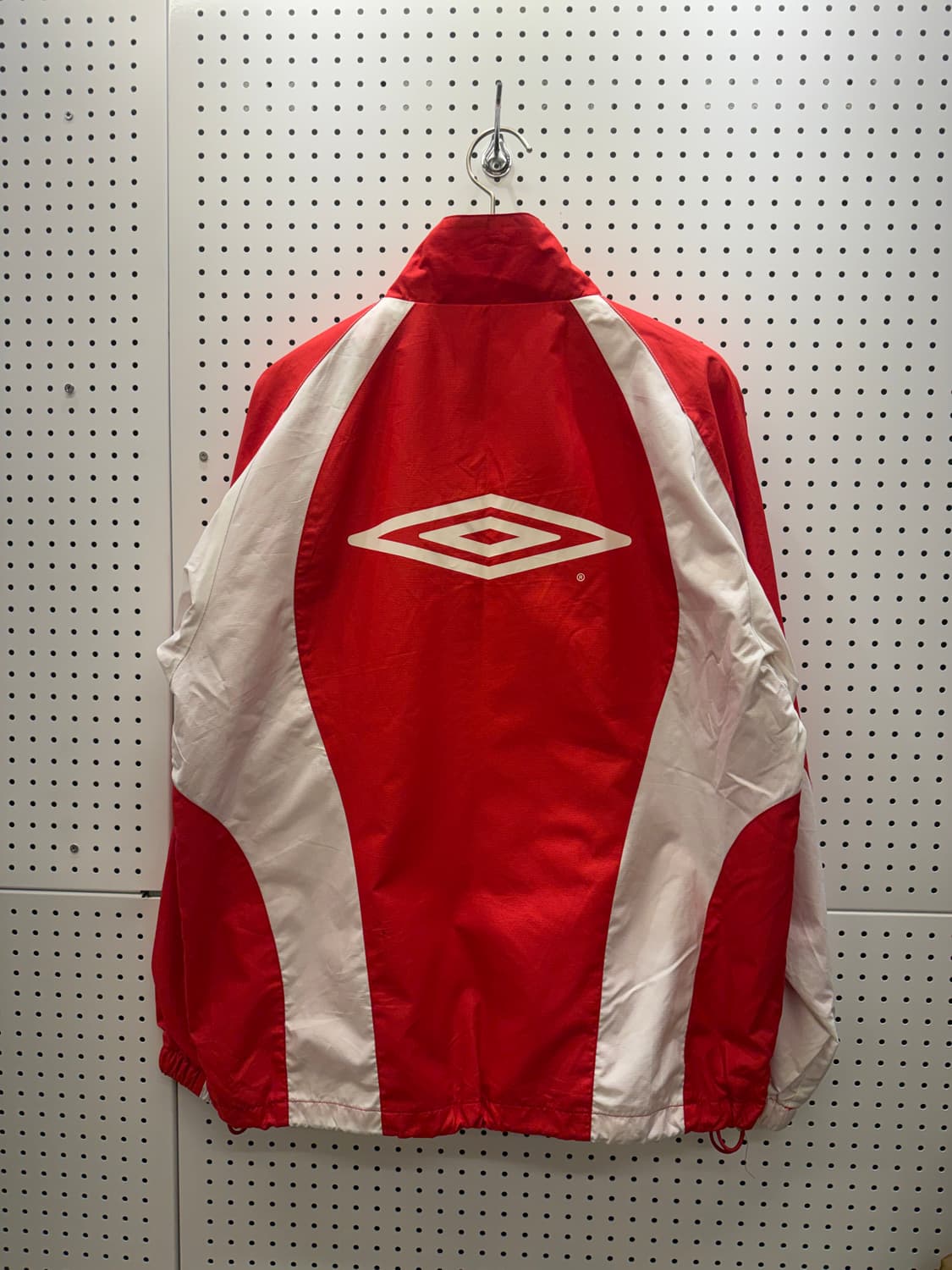 엄브로 레드 화이트 빅로고 올드스쿨 윈드브레이커 U176 상품이미지3