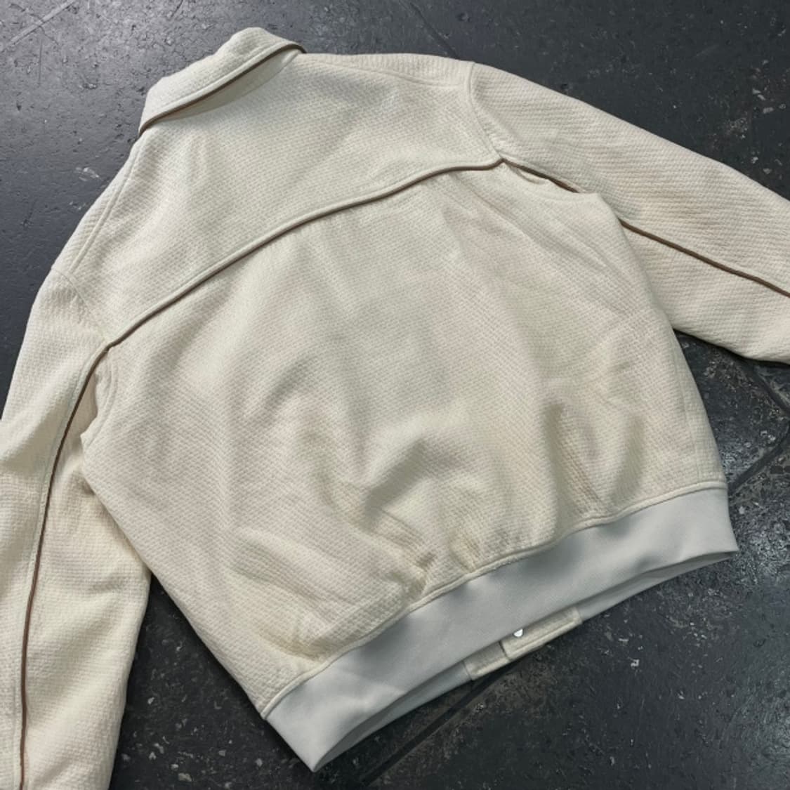 105 이로 레더 트리밍 바시티 자켓 상품이미지5