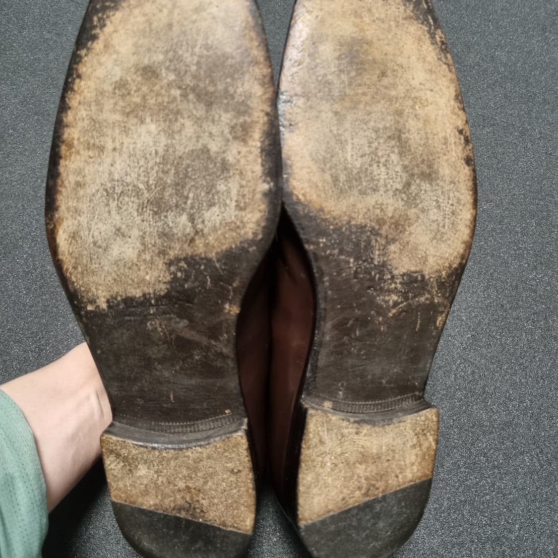 프라다 스퀘어토 로퍼 브라운 상품이미지8