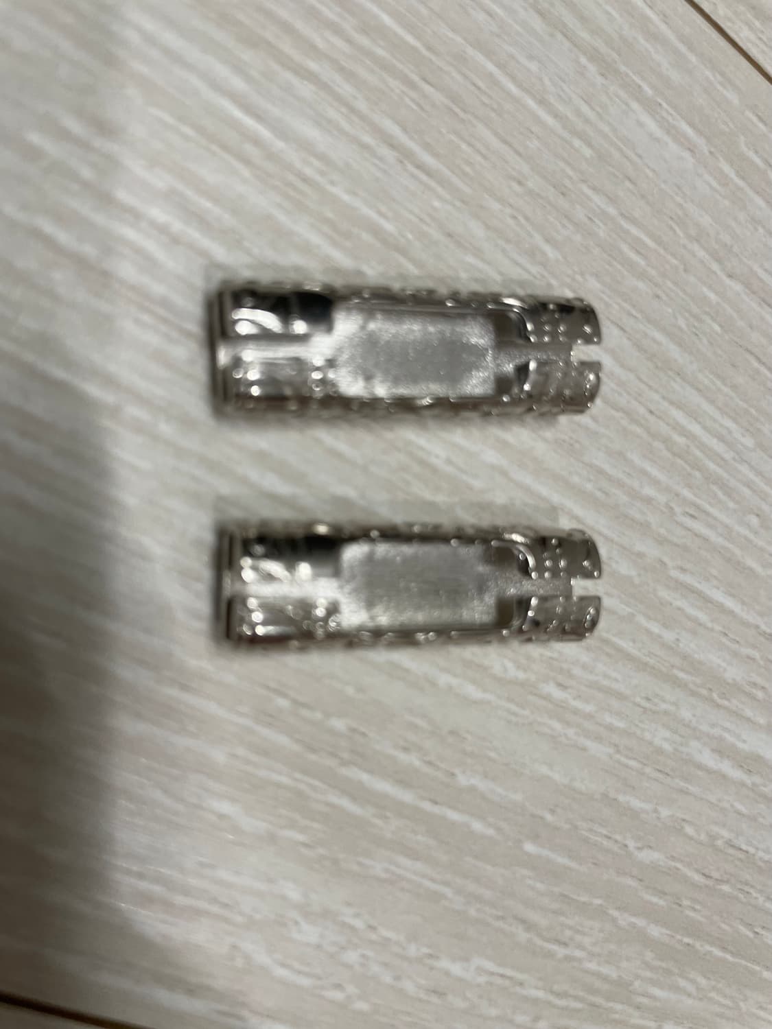 디올 오블리크 참 슈즈 끈 장식 한쌍 상품이미지3