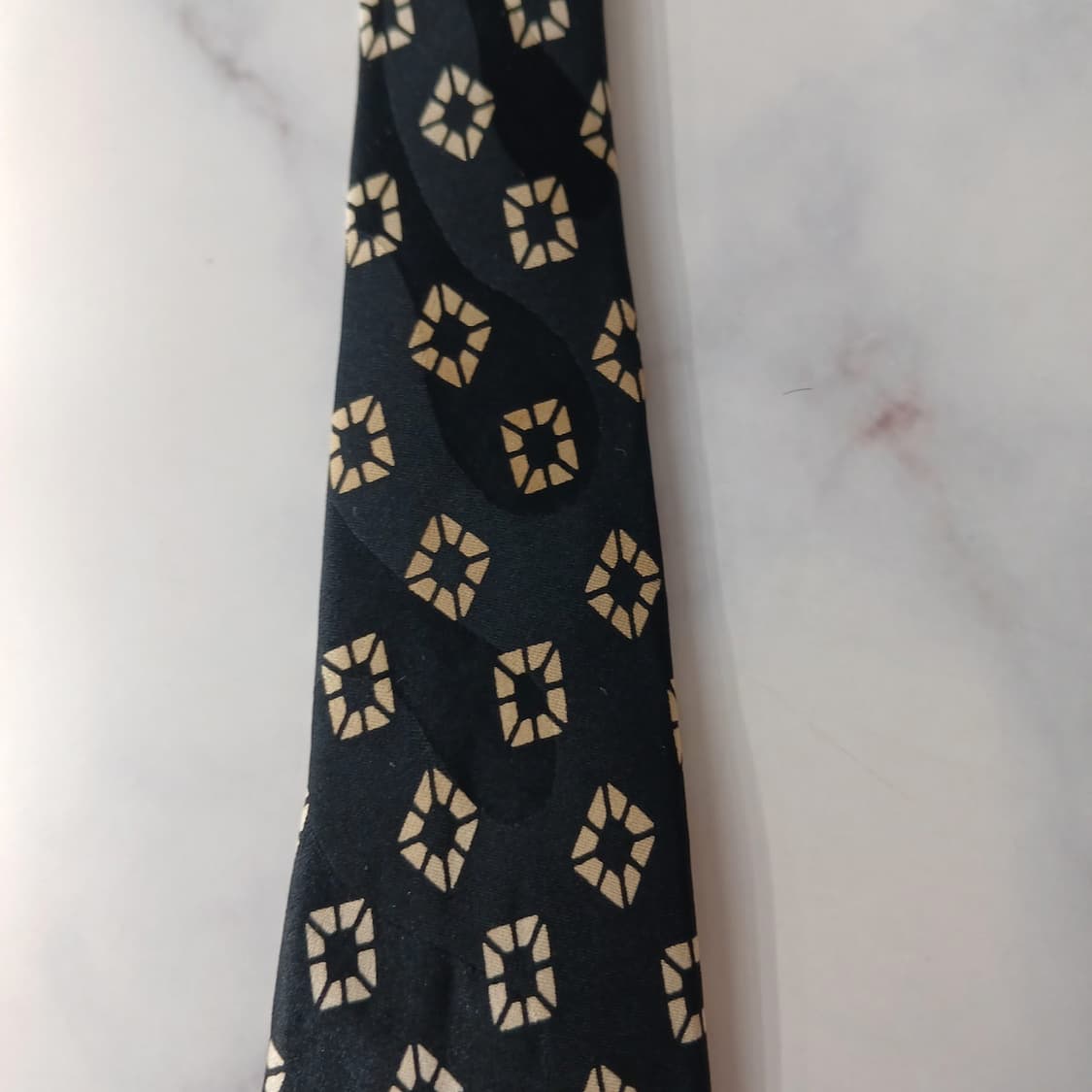 입생로랑 실크 블랙 기하 패턴 넥타이 9.2cm B등급 A19525 상품이미지7