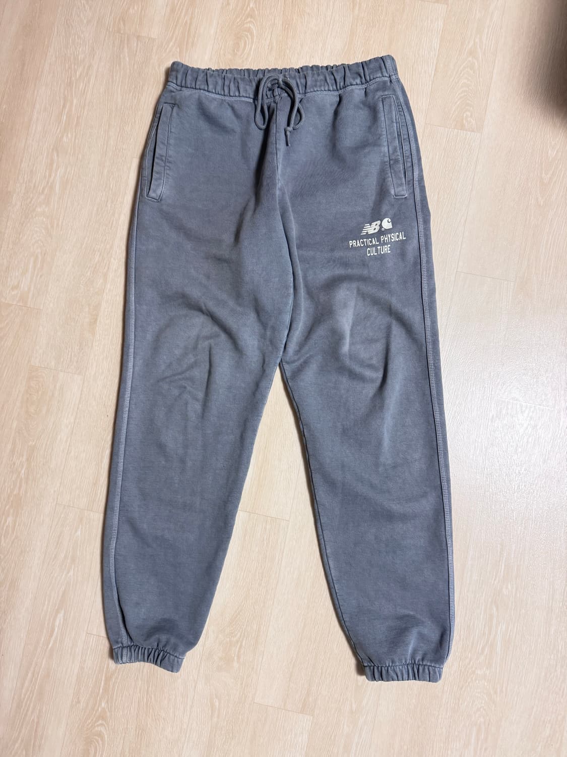 뉴발란스 칼하트 스웻팬츠 상품이미지1