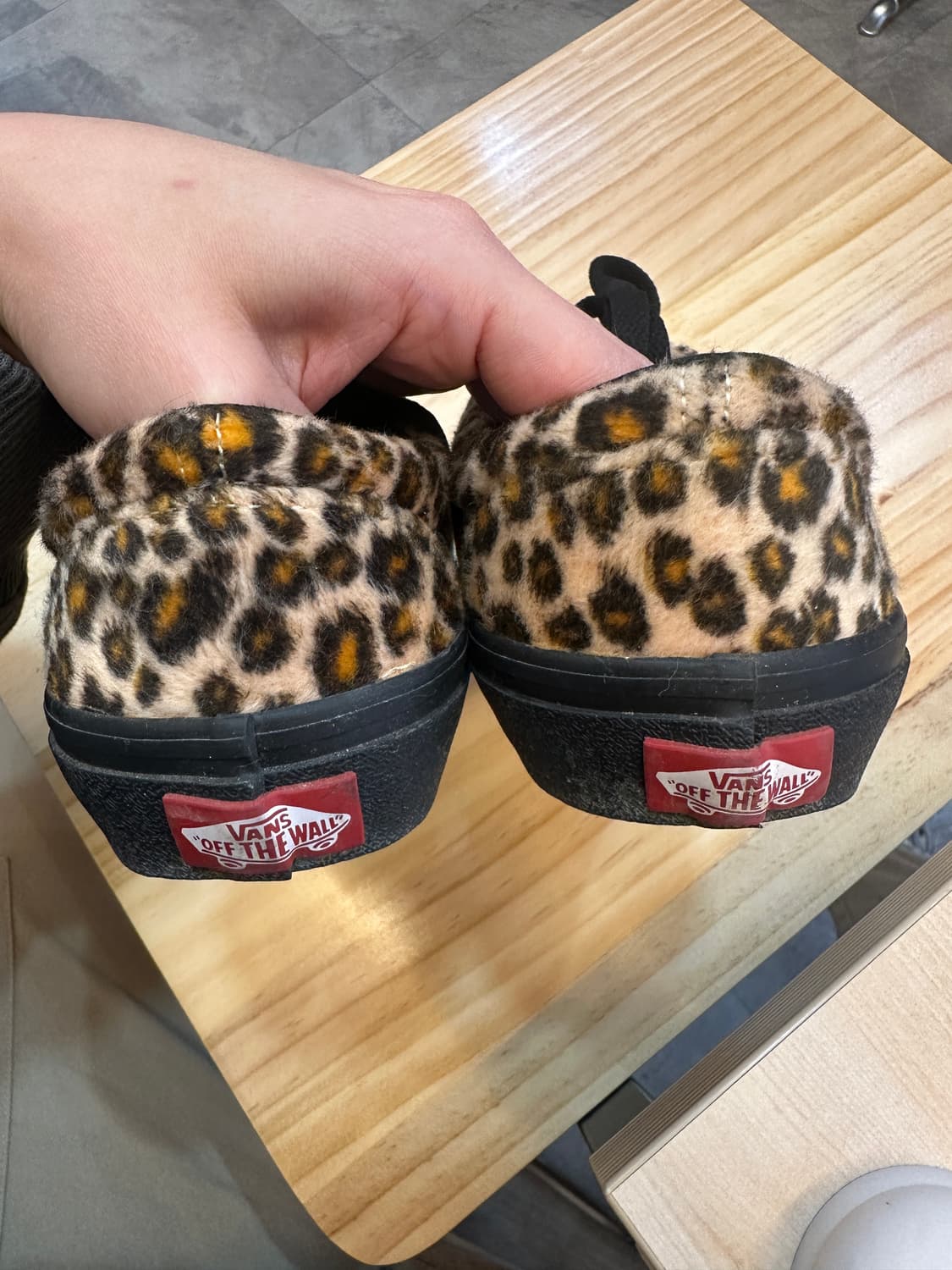 225) 반스 에라 블랙 레오파드 퍼 스니커즈 상품이미지5