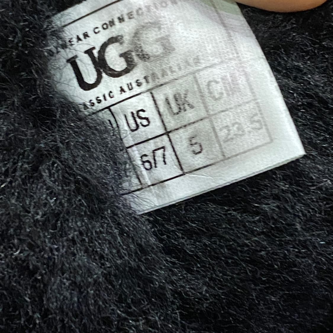 어그 스웨이드 로고 패치 통굽 앵클 부츠 B3443 상품이미지4