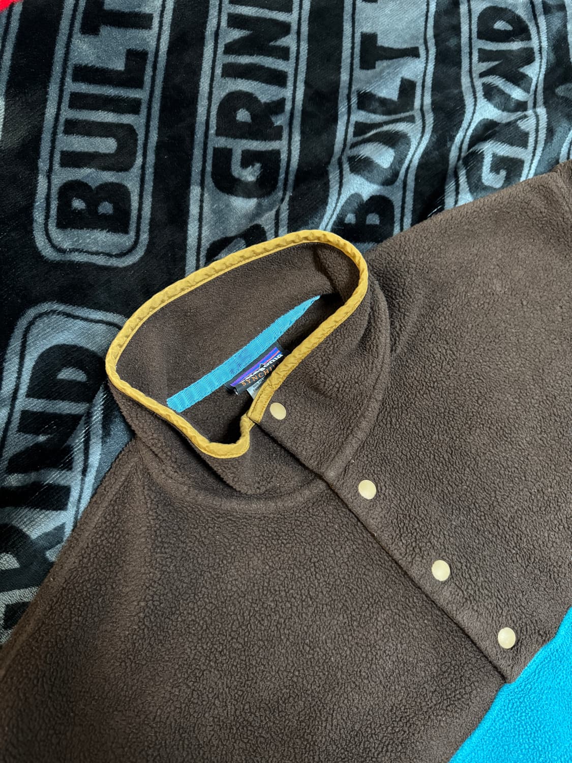 파타고니아 신칠라 스냅 티 풀 오버 브라운 틸 컬러 블록 상품이미지3