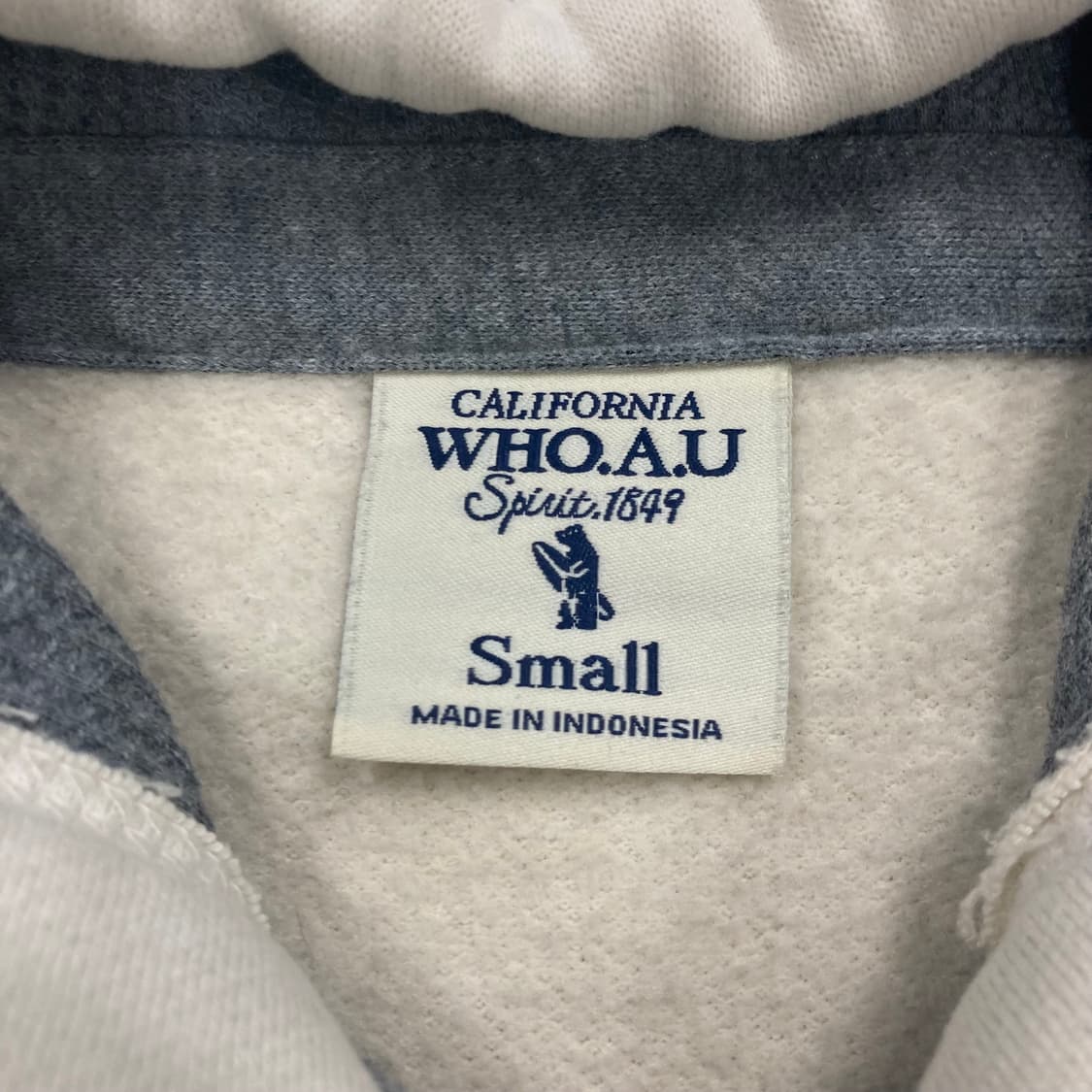 후아유 아이보리 컬러 스펠아웃 빅로고 후드집업 상품이미지3