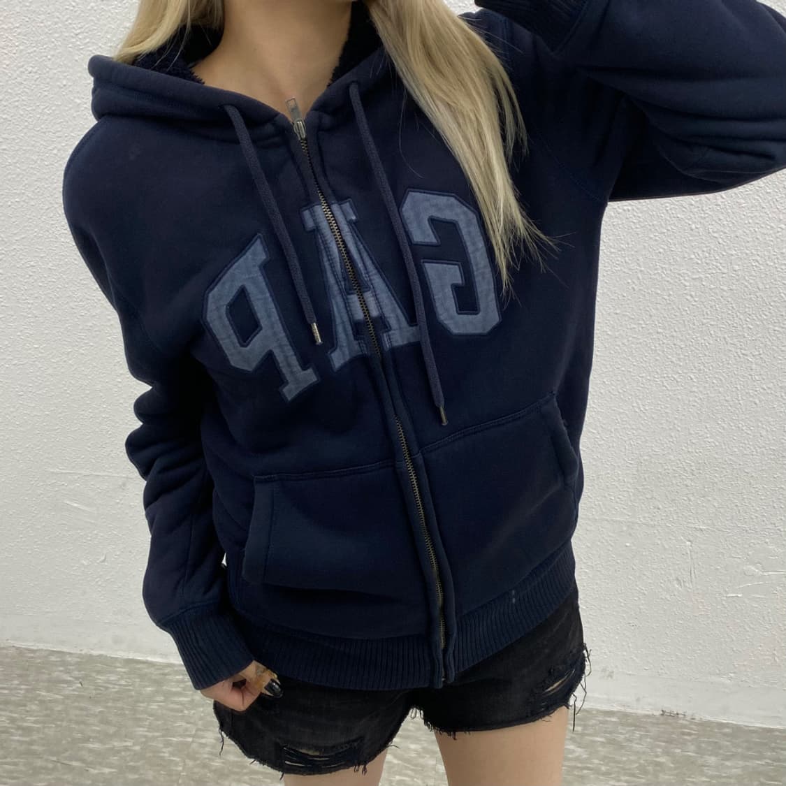 갭 센터로고 네이비 양털 후드집업 S 상품이미지1