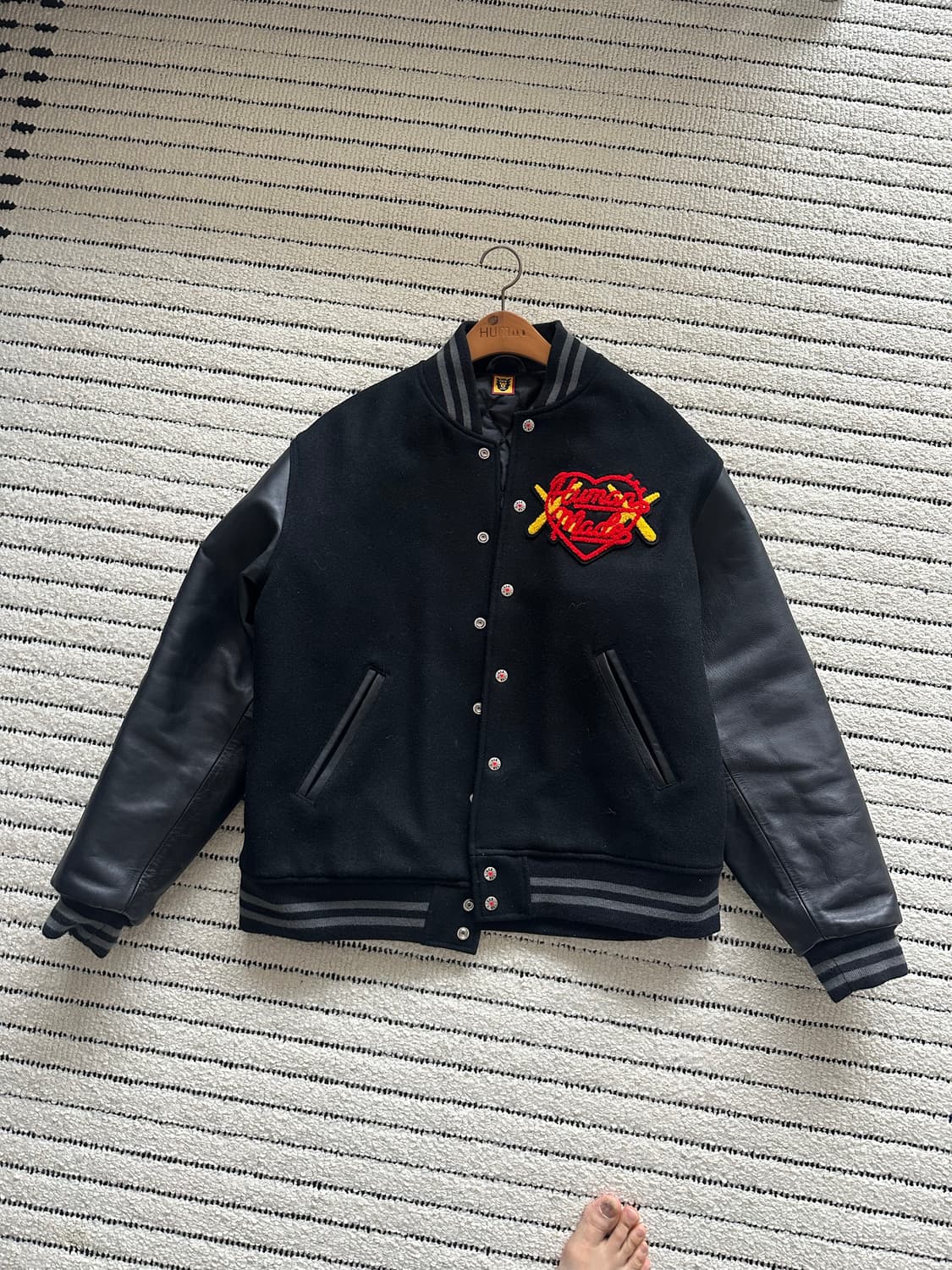 휴먼 메이드 kaws 바시티 xxl 상품이미지1