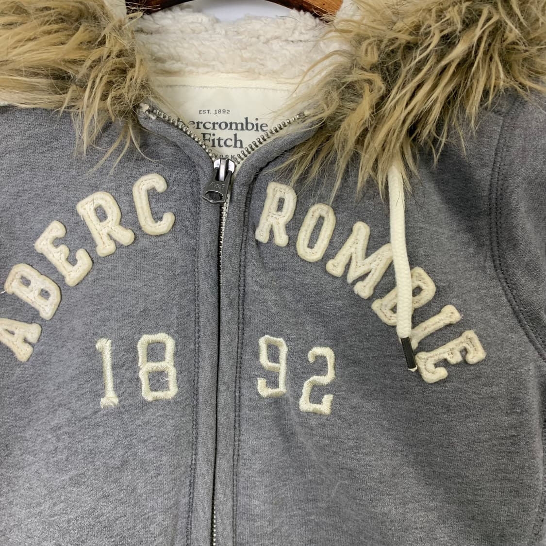 아베크롬비 y2k 와투케 그레이 울프죠 후드집업 상품이미지5