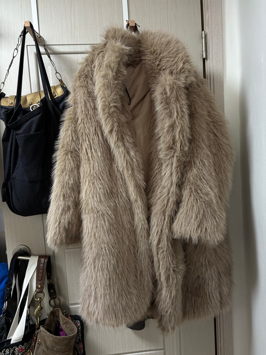 H&M 롱 플러피 코트 상품이미지1